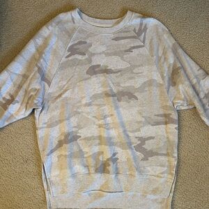 American Eagle Outfitters Kids Gray Camo Sweatshirt